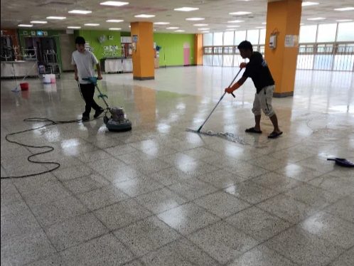 동탄 중학교 급식실 바닥청소 시공 전